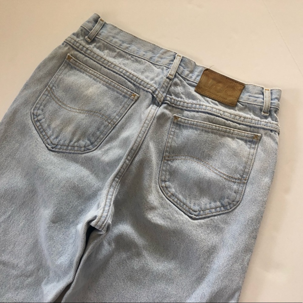 Vintage 90’s Lee Light Wash High Waisted Jeans - Picture 11 of 12